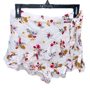 Montrez White Floral Skort